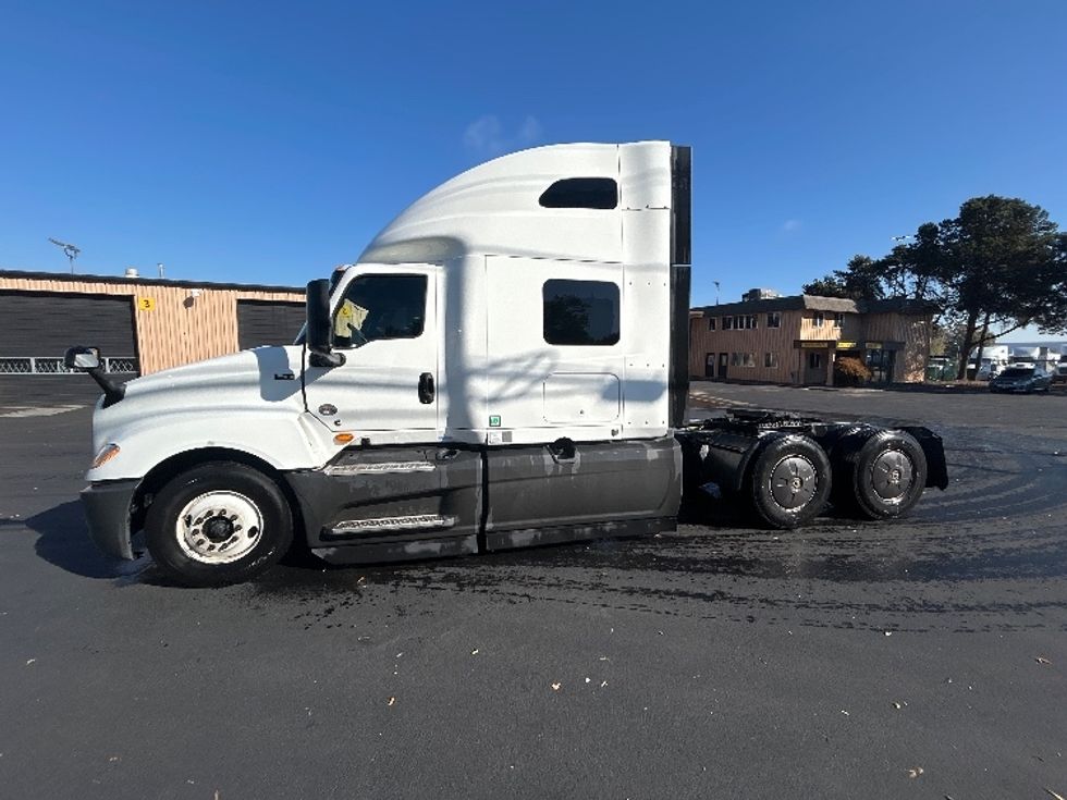 Sleeper Tractor-Heavy Duty Tractors-International-2023-LT625-Portland-OR-742,774\n\t\tmiles-$ 44,750 - Image 4