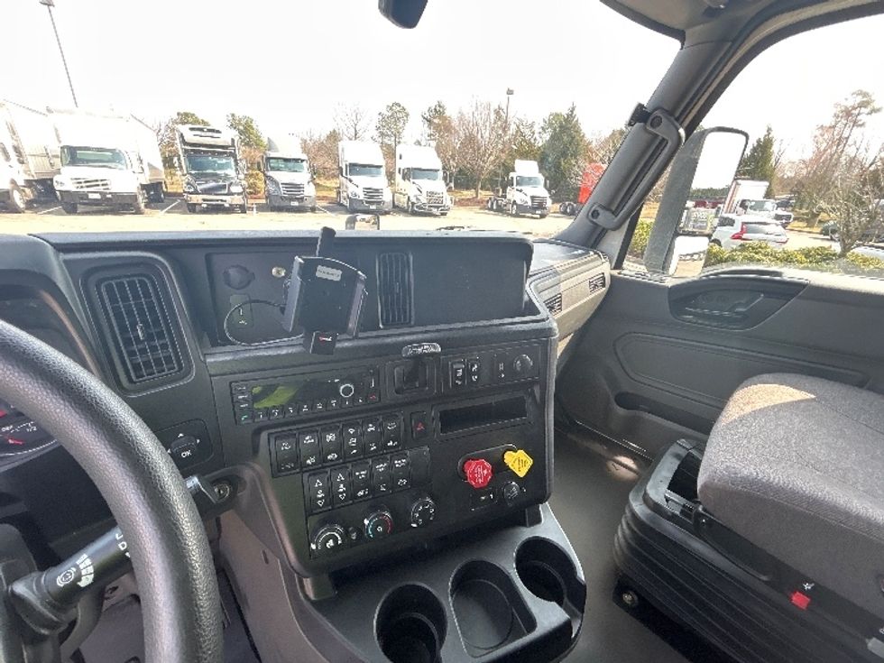 Sleeper Tractor-Heavy Duty Tractors-International-2023-LT625-Prince George-VA-714,884\n\t\tmiles-$ 35,750 - Image 12