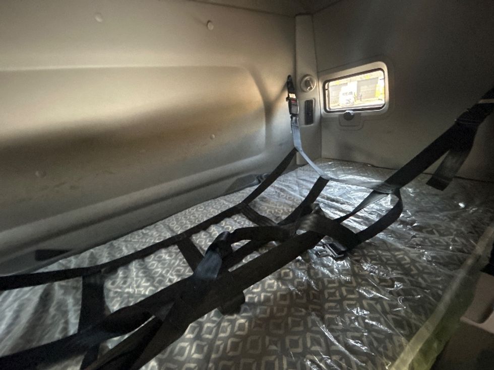 Sleeper Tractor-Heavy Duty Tractors-International-2023-LT625-Prince George-VA-714,884\n\t\tmiles-$ 35,750 - Image 17