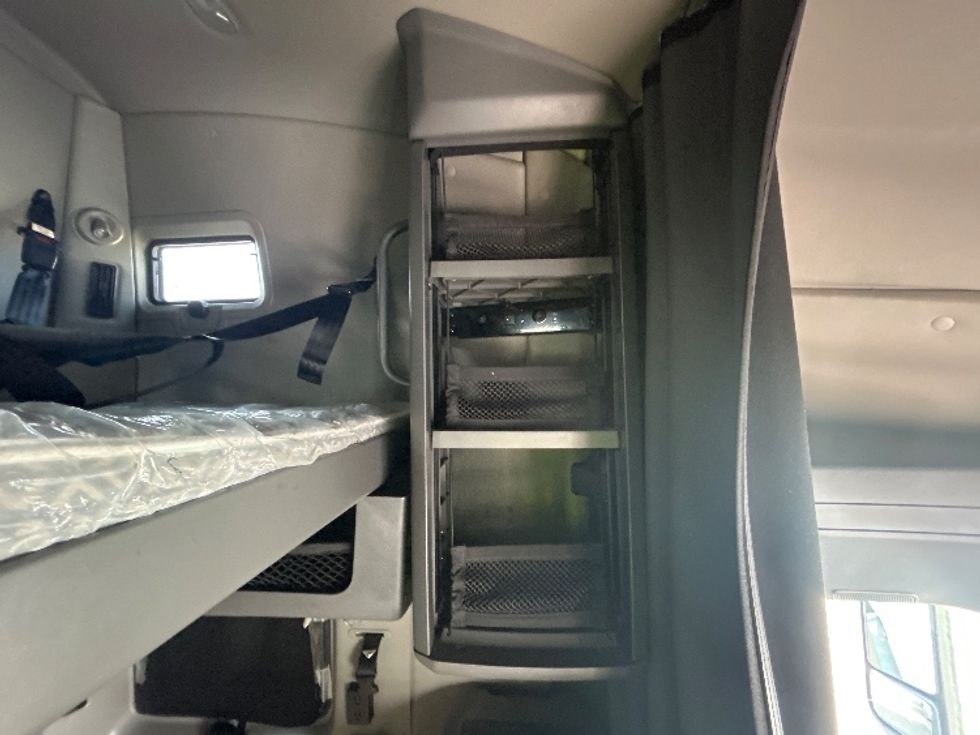 Sleeper Tractor-Heavy Duty Tractors-International-2023-LT625-Prince George-VA-714,884\n\t\tmiles-$ 35,750 - Image 18