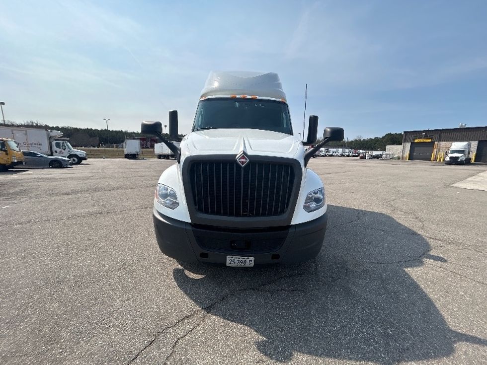 Sleeper Tractor-Heavy Duty Tractors-International-2023-LT625-Prince George-VA-714,884\n\t\tmiles-$ 35,750 - Image 2