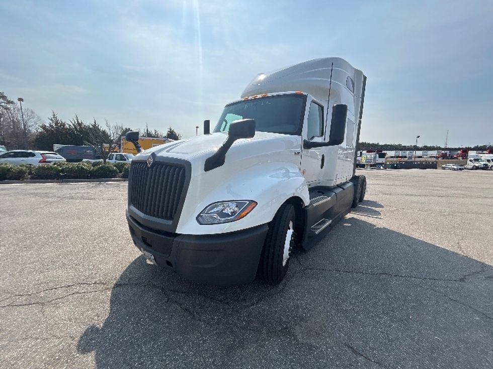 Sleeper Tractor-Heavy Duty Tractors-International-2023-LT625-Prince George-VA-714,884\n\t\tmiles-$ 35,750 - Image 3