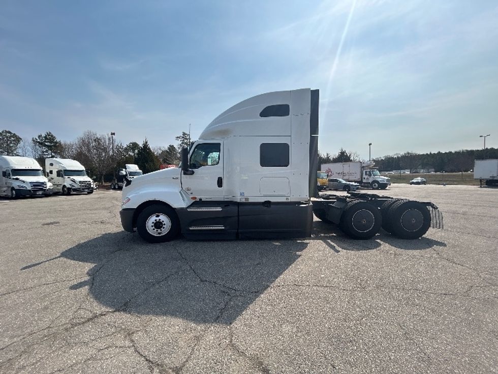 Sleeper Tractor-Heavy Duty Tractors-International-2023-LT625-Prince George-VA-714,884\n\t\tmiles-$ 35,750 - Image 4