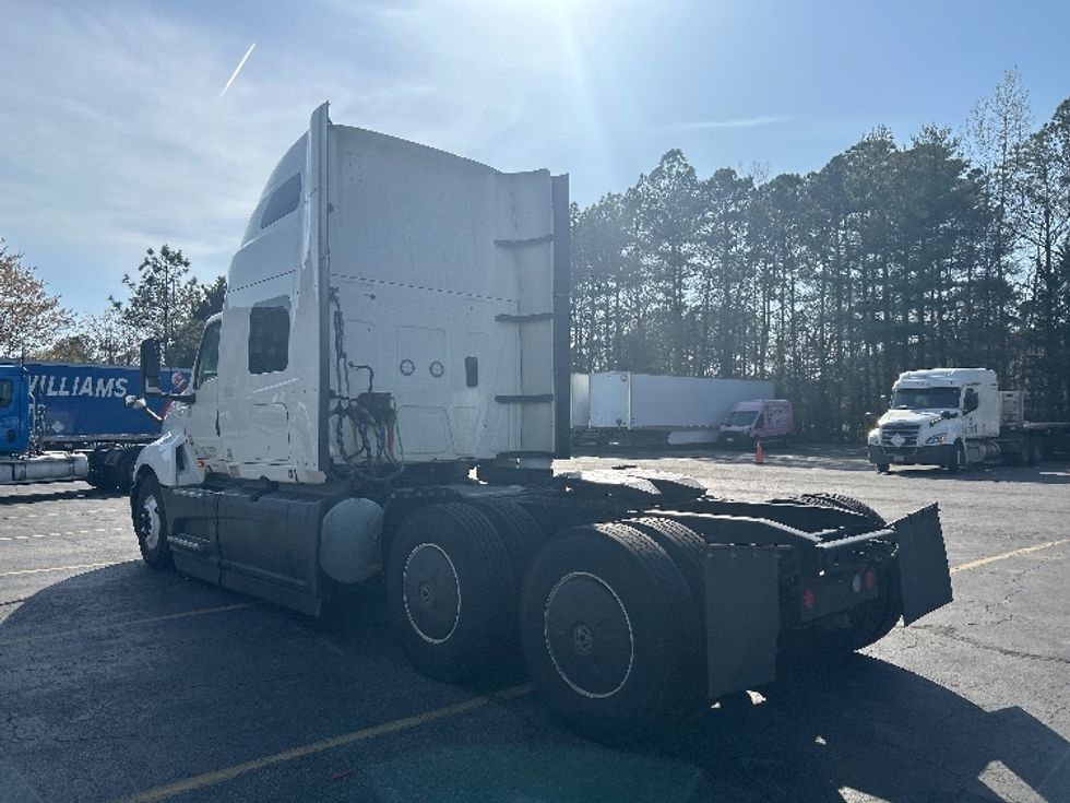 Sleeper Tractor-Heavy Duty Tractors-International-2023-LT625-Prince George-VA-735,863\n\t\tmiles-$ 34,250 - Image 5