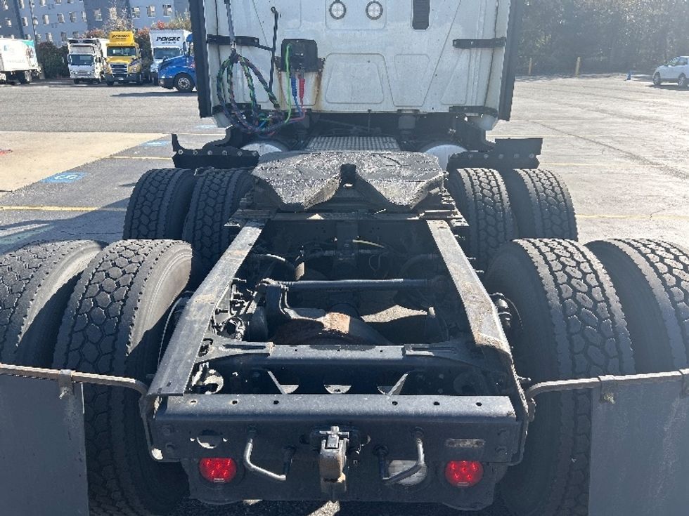 Sleeper Tractor-Heavy Duty Tractors-International-2023-LT625-Prince George-VA-735,863\n\t\tmiles-$ 34,250 - Image 6