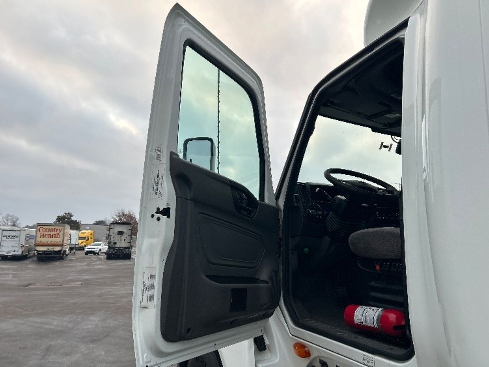 Sleeper Tractor-Heavy Duty Tractors-International-2023-LT625-Rothschild-WI-669,775\n\t\tmiles-$ 39,000 - Image 9