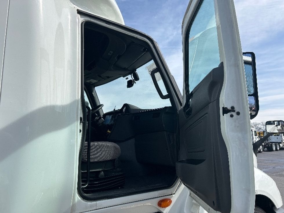 Sleeper Tractor-Heavy Duty Tractors-International-2023-LT625-Salem-VA-664,308\n\t\tmiles-$ 40,750 - Image 13