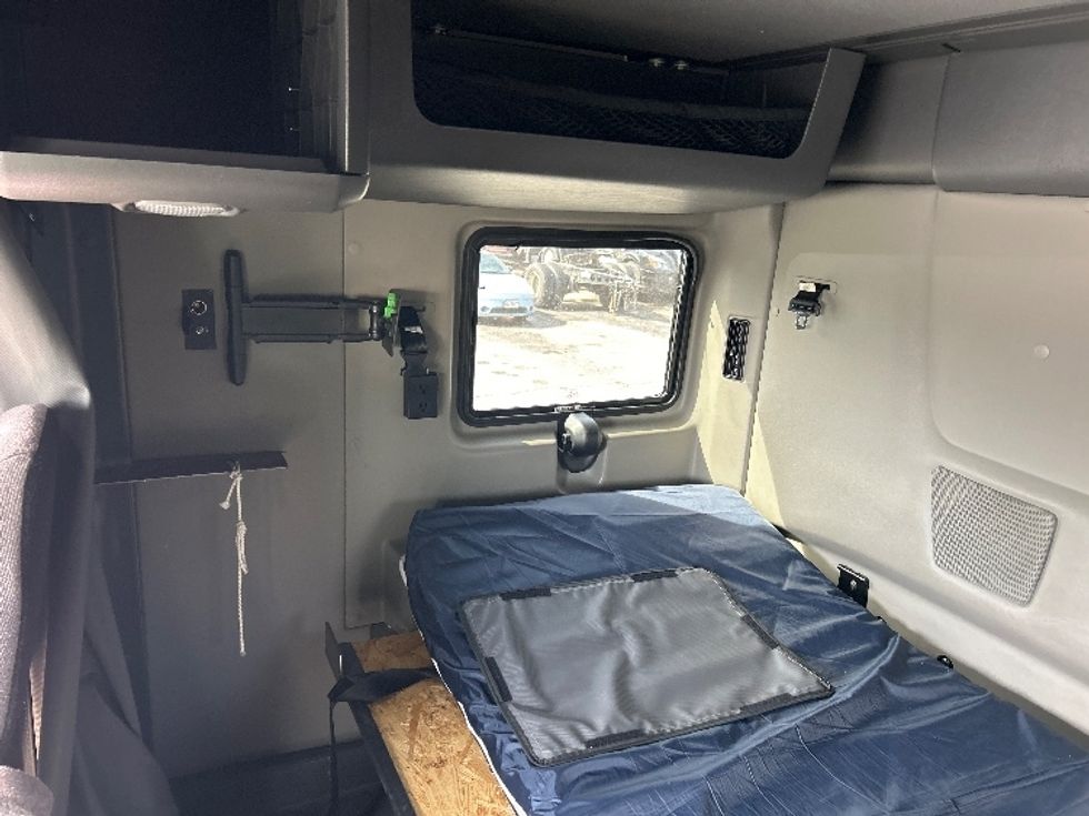 Sleeper Tractor-Heavy Duty Tractors-International-2023-LT625-Salem-VA-664,308\n\t\tmiles-$ 40,750 - Image 18