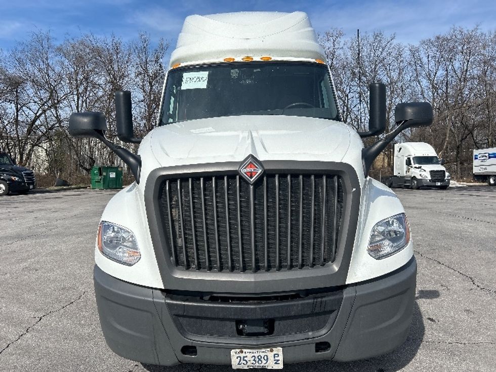 Sleeper Tractor-Heavy Duty Tractors-International-2023-LT625-Salem-VA-664,308\n\t\tmiles-$ 40,750 - Image 2