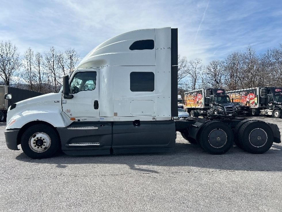 Sleeper Tractor-Heavy Duty Tractors-International-2023-LT625-Salem-VA-664,308\n\t\tmiles-$ 40,750 - Image 4