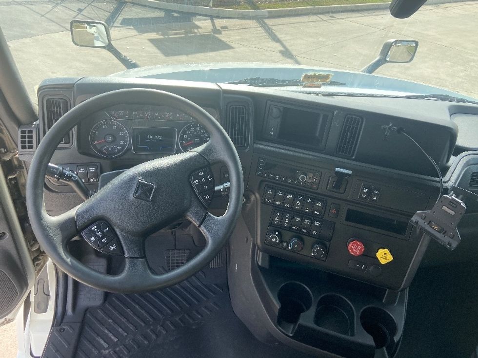 Sleeper Tractor-Heavy Duty Tractors-International-2023-LT625-San Antonio-TX-581,271\n\t\tmiles-$ 52,250 - Image 11