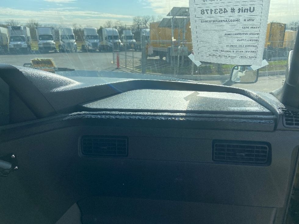 Sleeper Tractor-Heavy Duty Tractors-International-2023-LT625-San Antonio-TX-581,271\n\t\tmiles-$ 52,250 - Image 14