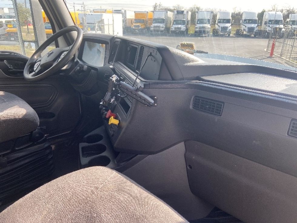 Sleeper Tractor-Heavy Duty Tractors-International-2023-LT625-San Antonio-TX-581,271\n\t\tmiles-$ 52,250 - Image 15