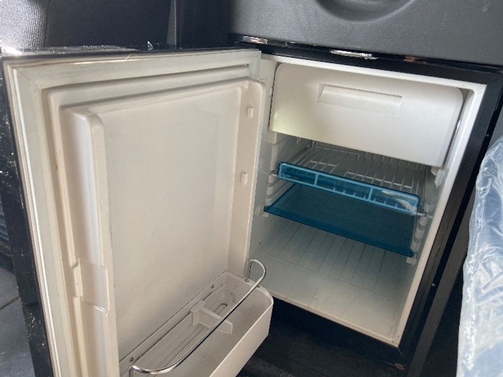 Sleeper Tractor-Heavy Duty Tractors-International-2023-LT625-San Antonio-TX-581,271\n\t\tmiles-$ 52,250 - Image 22