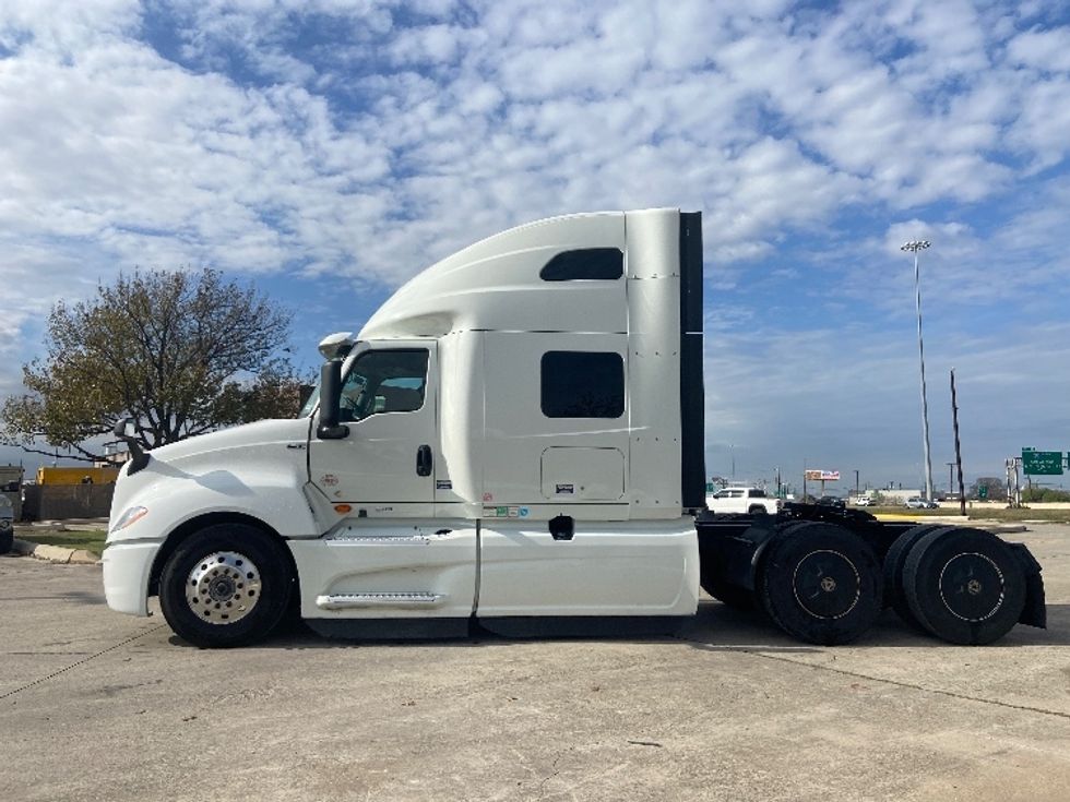 Sleeper Tractor-Heavy Duty Tractors-International-2023-LT625-San Antonio-TX-581,271\n\t\tmiles-$ 52,250 - Image 4