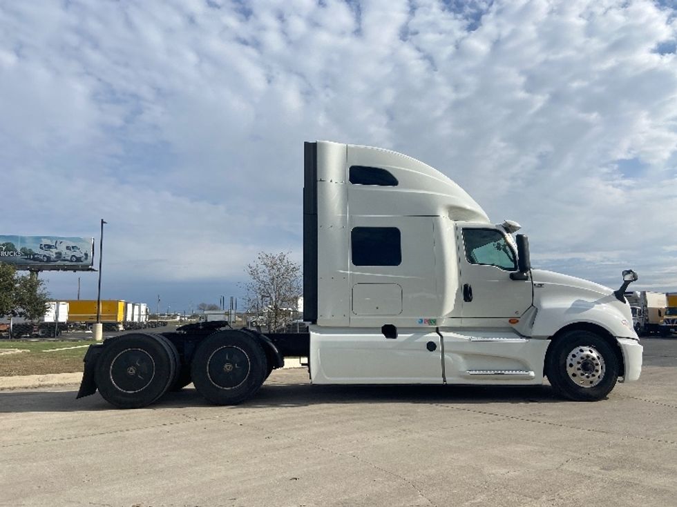Sleeper Tractor-Heavy Duty Tractors-International-2023-LT625-San Antonio-TX-581,271\n\t\tmiles-$ 52,250 - Image 8