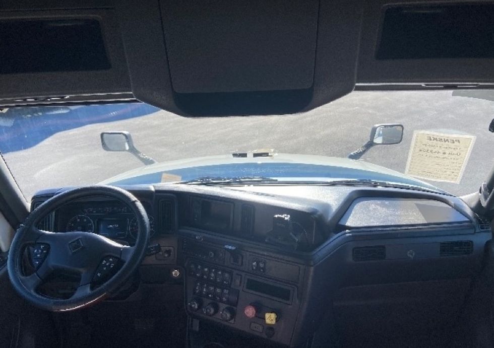 Sleeper Tractor-Heavy Duty Tractors-International-2023-LT625-San Antonio-TX-586,553\n\t\tmiles-$ 53,750 - Image 12