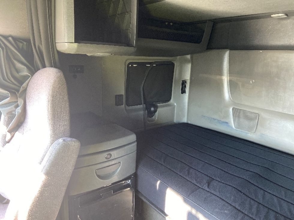 Sleeper Tractor-Heavy Duty Tractors-International-2023-LT625-San Antonio-TX-586,553\n\t\tmiles-$ 53,750 - Image 19