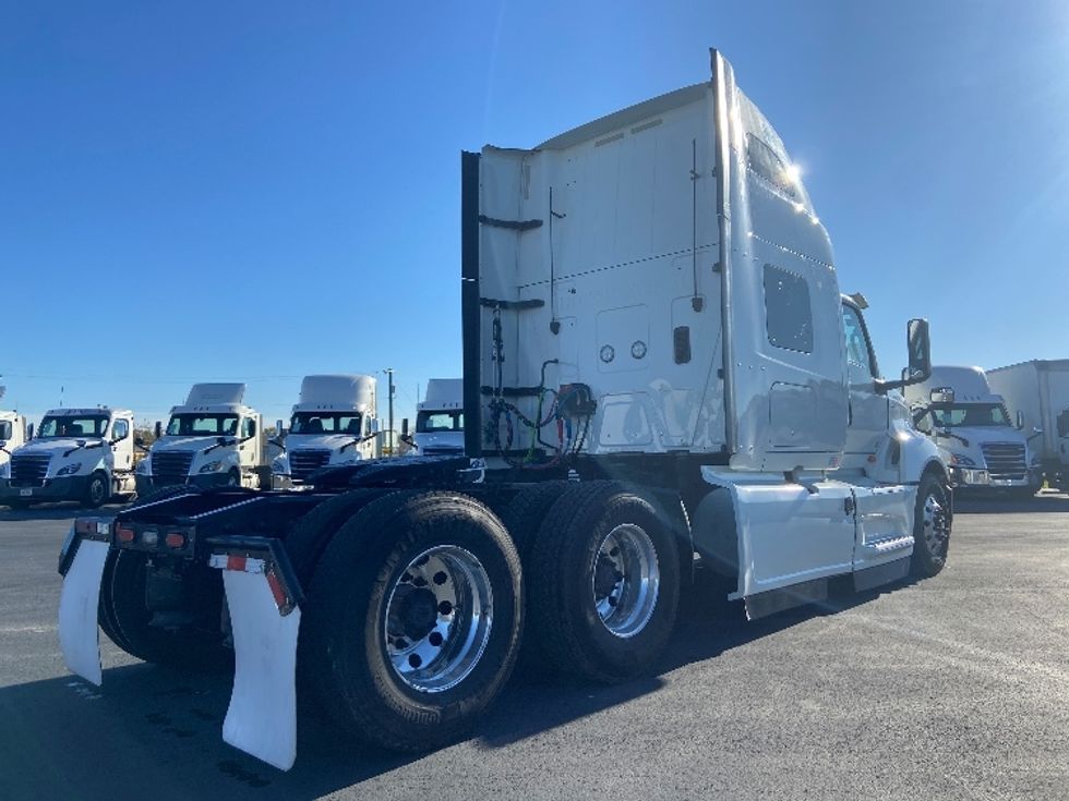 Sleeper Tractor-Heavy Duty Tractors-International-2023-LT625-San Antonio-TX-586,553\n\t\tmiles-$ 53,750 - Image 7