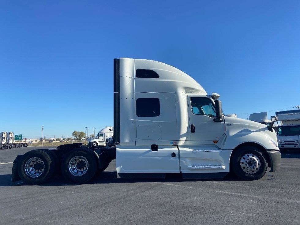 Sleeper Tractor-Heavy Duty Tractors-International-2023-LT625-San Antonio-TX-586,553\n\t\tmiles-$ 53,750 - Image 8