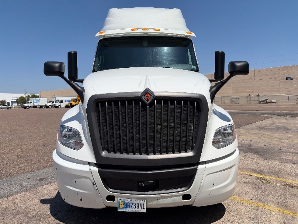 Sleeper Tractor-Heavy Duty Tractors-International-2023-LT625-San Antonio-TX-620,477\n\t\tmiles-$ 56,000 - Image 2