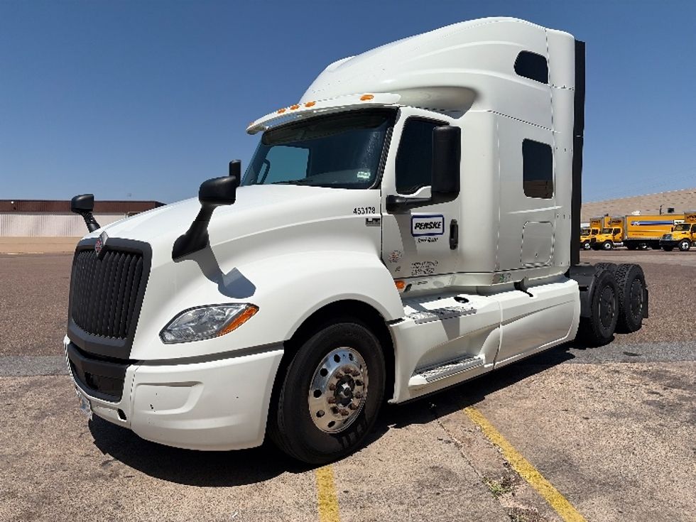 Sleeper Tractor-Heavy Duty Tractors-International-2023-LT625-San Antonio-TX-620,477\n\t\tmiles-$ 56,000 - Image 3