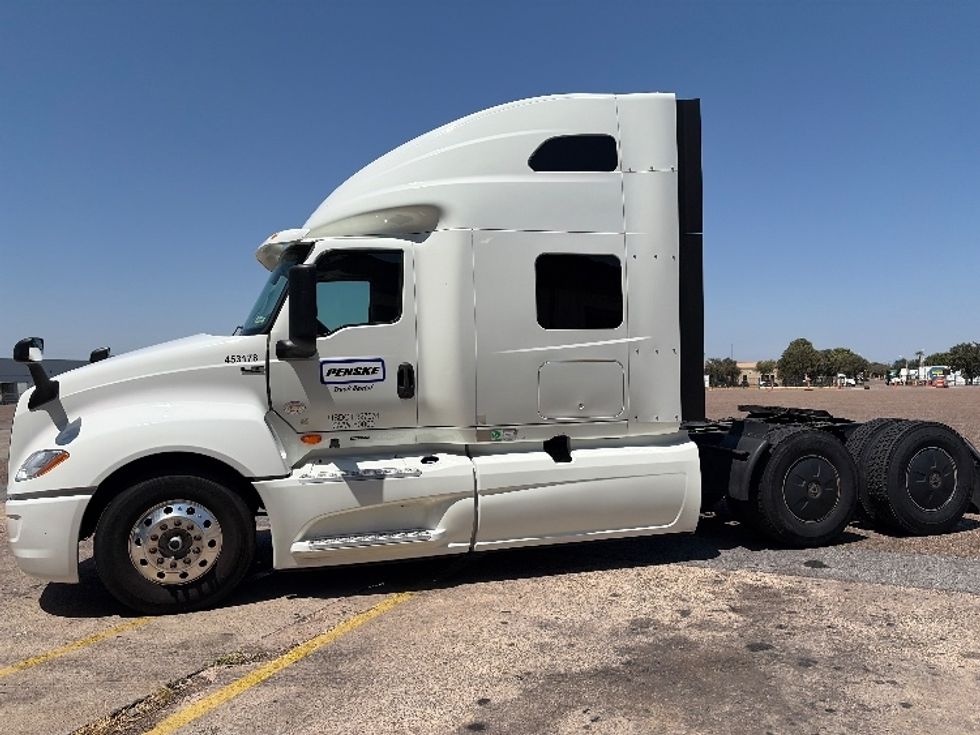 Sleeper Tractor-Heavy Duty Tractors-International-2023-LT625-San Antonio-TX-620,477\n\t\tmiles-$ 56,000 - Image 4