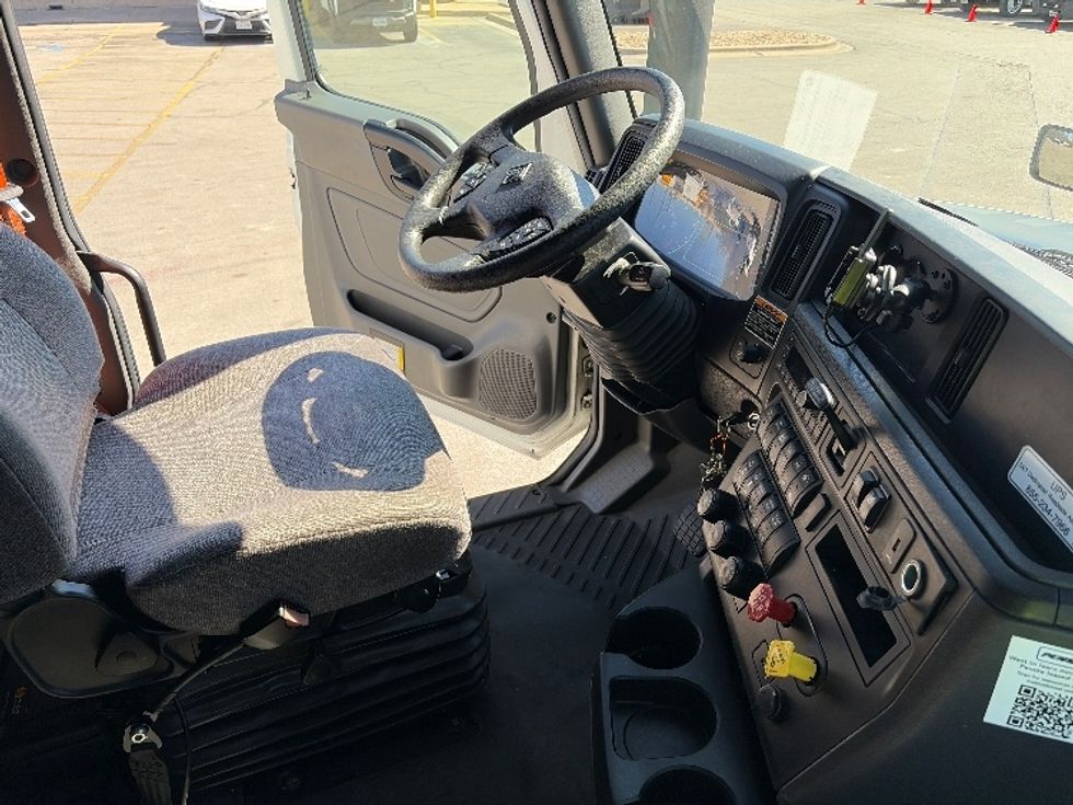 Sleeper Tractor-Heavy Duty Tractors-International-2023-LT625-San Antonio-TX-632,494\n\t\tmiles-$ 45,500 - Image 15