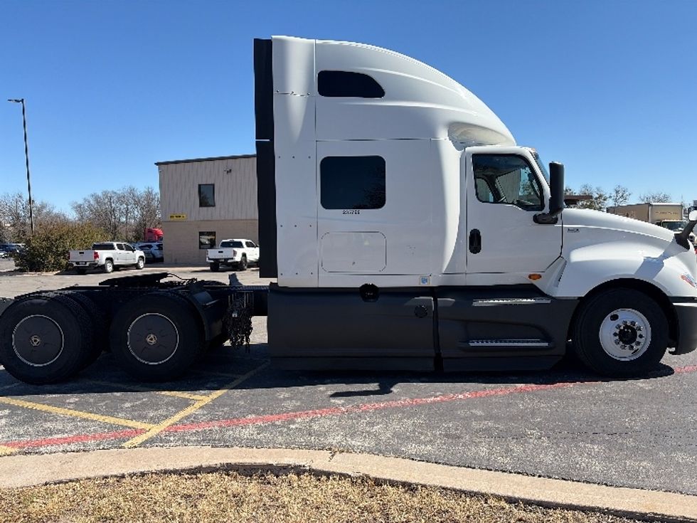 Sleeper Tractor-Heavy Duty Tractors-International-2023-LT625-San Antonio-TX-632,494\n\t\tmiles-$ 45,500 - Image 8