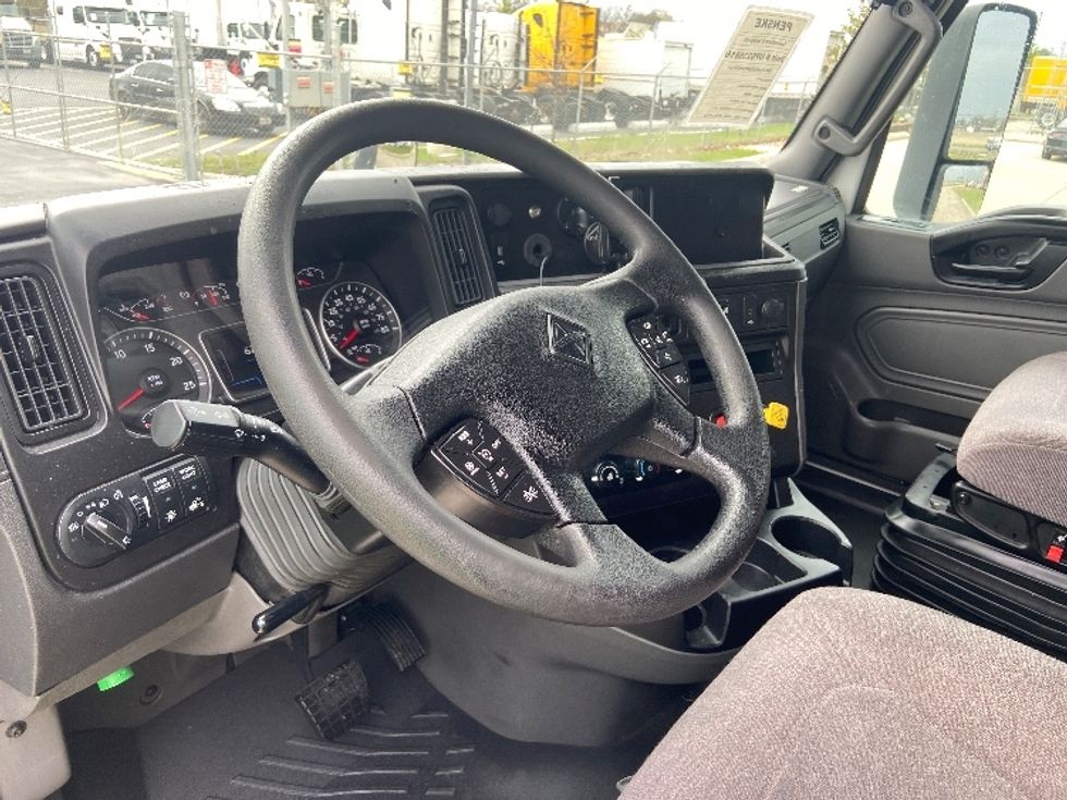 Sleeper Tractor-Heavy Duty Tractors-International-2023-LT625-San Antonio-TX-672,327\n\t\tmiles-$ 41,500 - Image 10