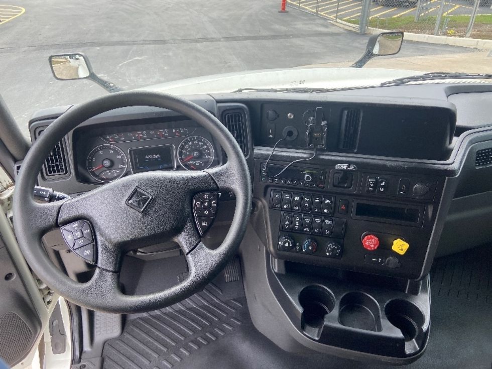 Sleeper Tractor-Heavy Duty Tractors-International-2023-LT625-San Antonio-TX-672,327\n\t\tmiles-$ 41,500 - Image 11