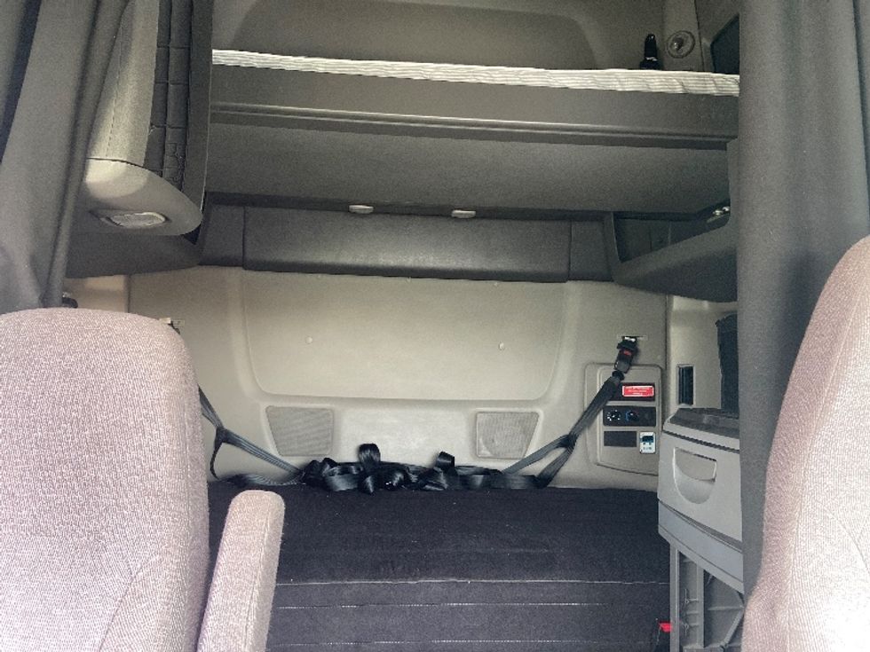 Sleeper Tractor-Heavy Duty Tractors-International-2023-LT625-San Antonio-TX-672,327\n\t\tmiles-$ 41,500 - Image 16