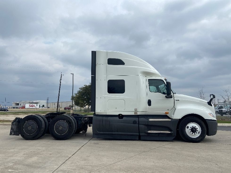 Sleeper Tractor-Heavy Duty Tractors-International-2023-LT625-San Antonio-TX-672,327\n\t\tmiles-$ 41,500 - Image 8