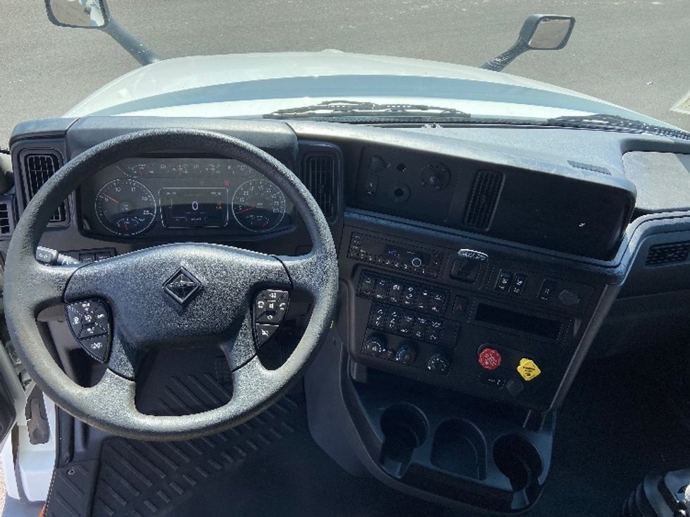 Sleeper Tractor-Heavy Duty Tractors-International-2023-LT625-San Antonio-TX-683,919\n\t\tmiles-$ 44,500 - Image 11