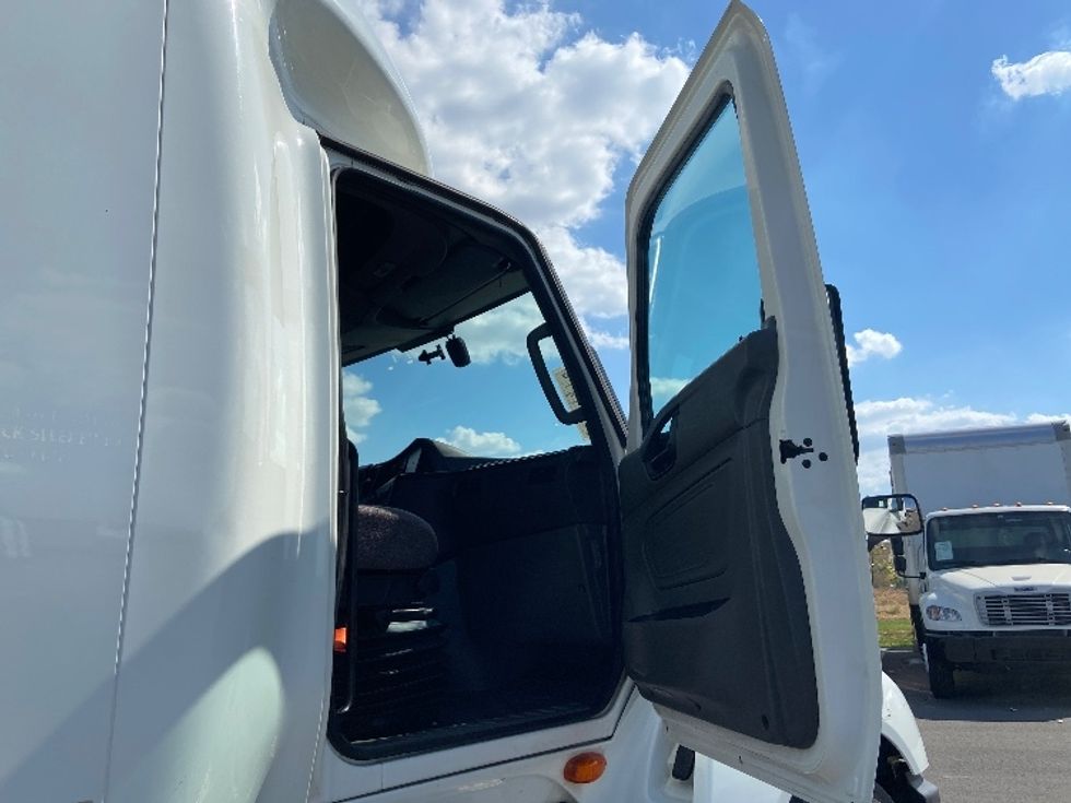 Sleeper Tractor-Heavy Duty Tractors-International-2023-LT625-San Antonio-TX-683,919\n\t\tmiles-$ 44,500 - Image 13