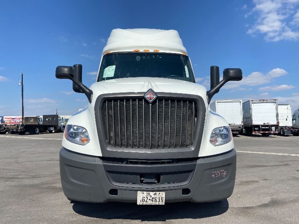Sleeper Tractor-Heavy Duty Tractors-International-2023-LT625-San Antonio-TX-683,919\n\t\tmiles-$ 44,500 - Image 2