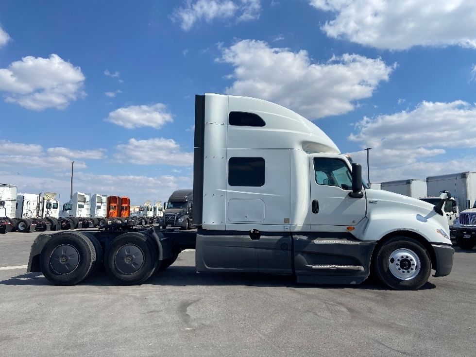 Sleeper Tractor-Heavy Duty Tractors-International-2023-LT625-San Antonio-TX-683,919\n\t\tmiles-$ 44,500 - Image 8