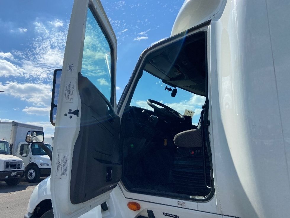 Sleeper Tractor-Heavy Duty Tractors-International-2023-LT625-San Antonio-TX-683,919\n\t\tmiles-$ 44,500 - Image 9