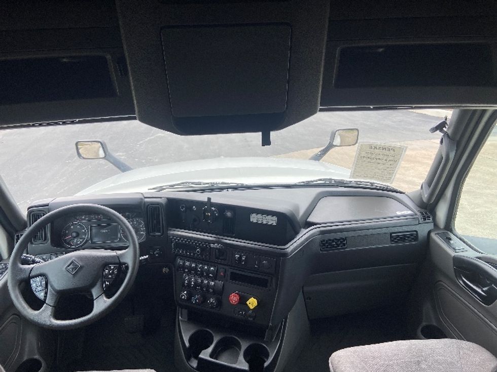 Sleeper Tractor-Heavy Duty Tractors-International-2023-LT625-San Antonio-TX-704,966\n\t\tmiles-$ 38,250 - Image 11