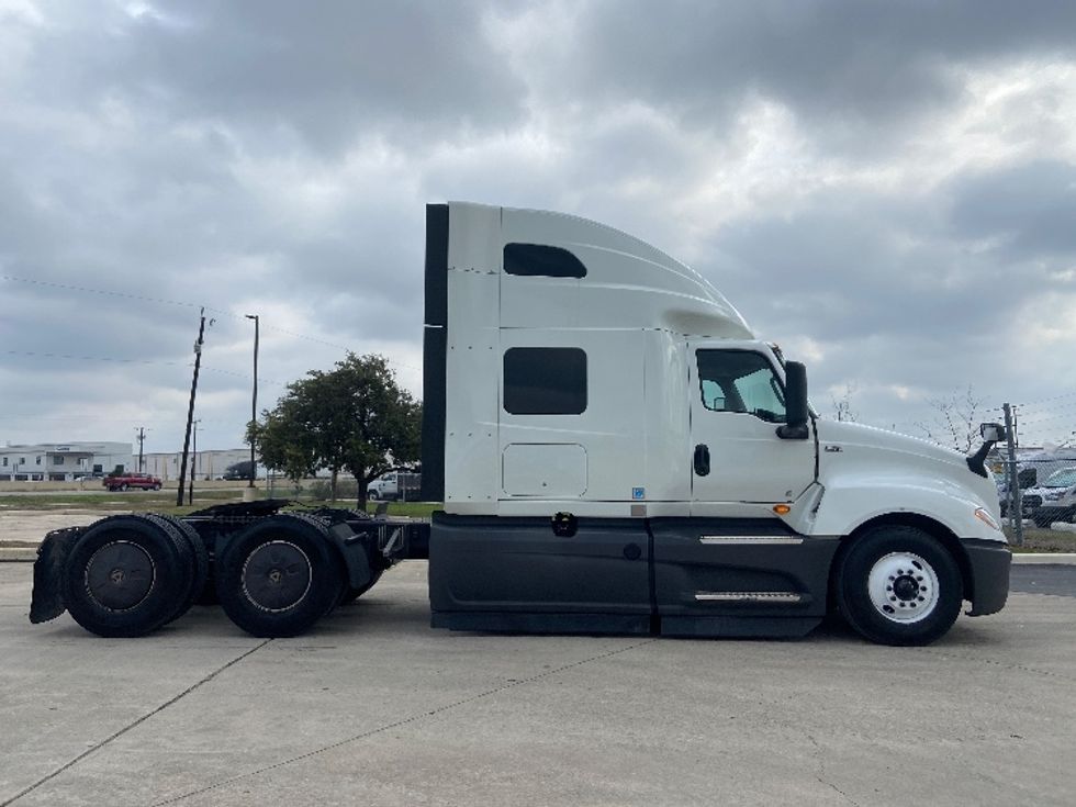 Sleeper Tractor-Heavy Duty Tractors-International-2023-LT625-San Antonio-TX-704,966\n\t\tmiles-$ 38,250 - Image 8