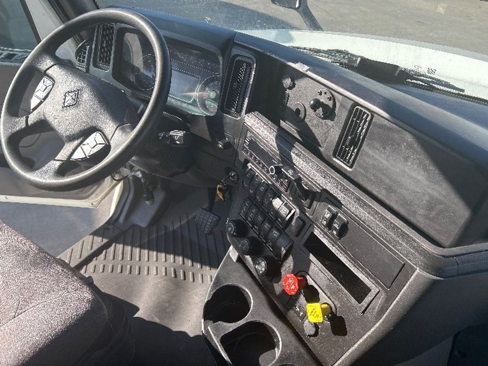 Sleeper Tractor-Heavy Duty Tractors-International-2023-LT625-San Diego-CA-572,538\n\t\tmiles-$ 57,250 - Image 15