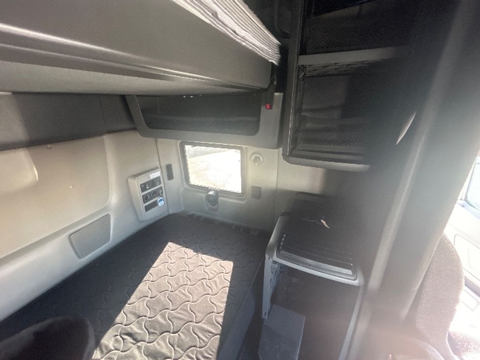 Sleeper Tractor-Heavy Duty Tractors-International-2023-LT625-San Diego-CA-572,538\n\t\tmiles-$ 57,250 - Image 19