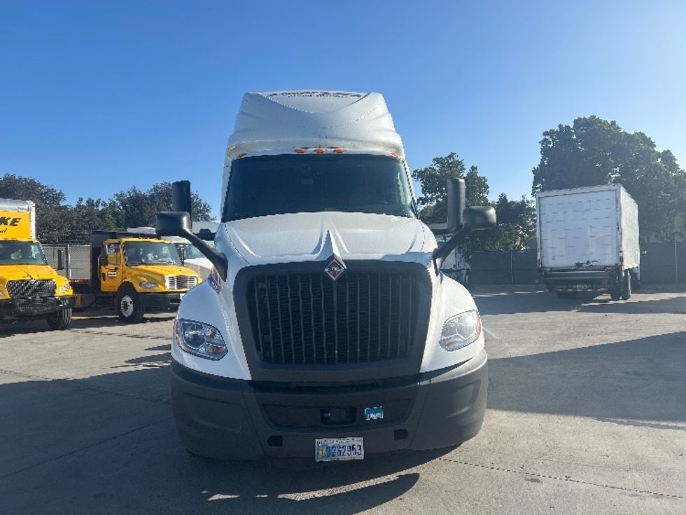 Sleeper Tractor-Heavy Duty Tractors-International-2023-LT625-San Diego-CA-572,538\n\t\tmiles-$ 57,250 - Image 2