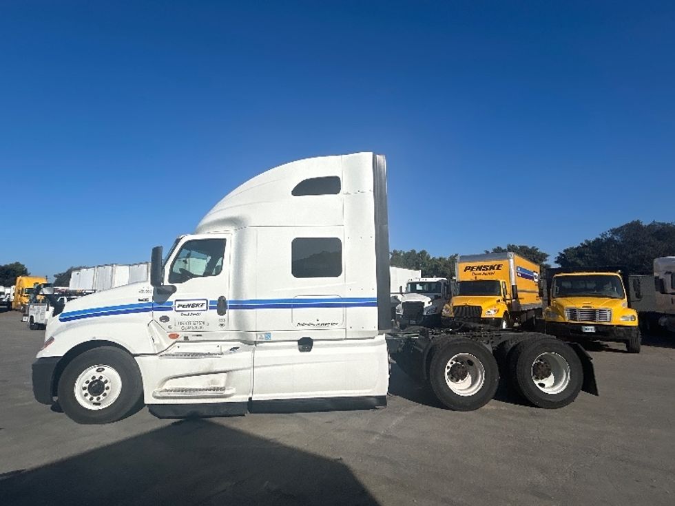 Sleeper Tractor-Heavy Duty Tractors-International-2023-LT625-San Diego-CA-572,538\n\t\tmiles-$ 57,250 - Image 4