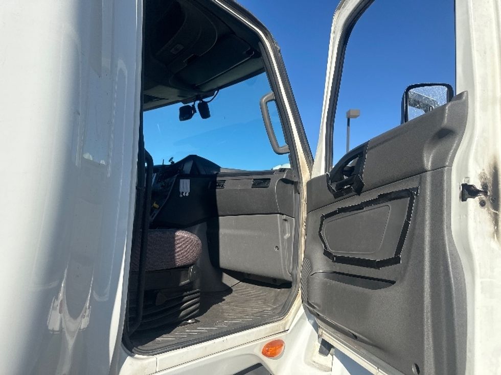 Sleeper Tractor-Heavy Duty Tractors-International-2023-LT625-Sparks-NV-526,311\n\t\tmiles-$ 62,250 - Image 13