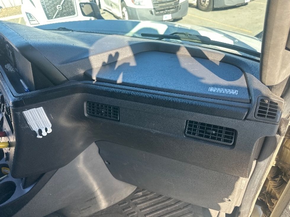 Sleeper Tractor-Heavy Duty Tractors-International-2023-LT625-Sparks-NV-526,311\n\t\tmiles-$ 62,250 - Image 14