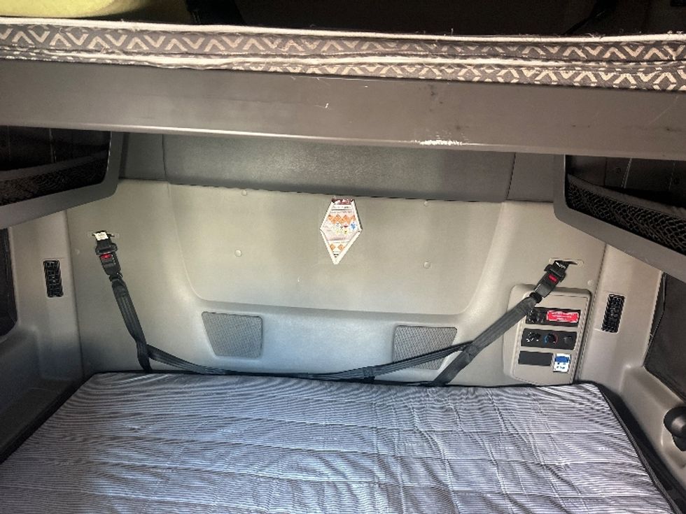 Sleeper Tractor-Heavy Duty Tractors-International-2023-LT625-Sparks-NV-526,311\n\t\tmiles-$ 62,250 - Image 16