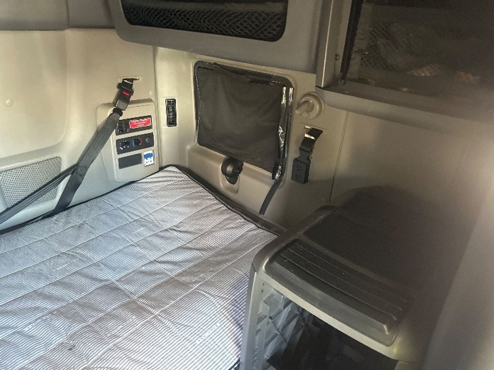 Sleeper Tractor-Heavy Duty Tractors-International-2023-LT625-Sparks-NV-526,311\n\t\tmiles-$ 62,250 - Image 17