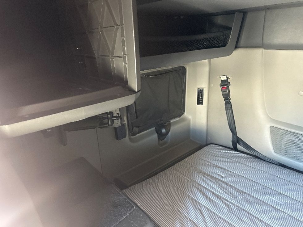 Sleeper Tractor-Heavy Duty Tractors-International-2023-LT625-Sparks-NV-526,311\n\t\tmiles-$ 62,250 - Image 18