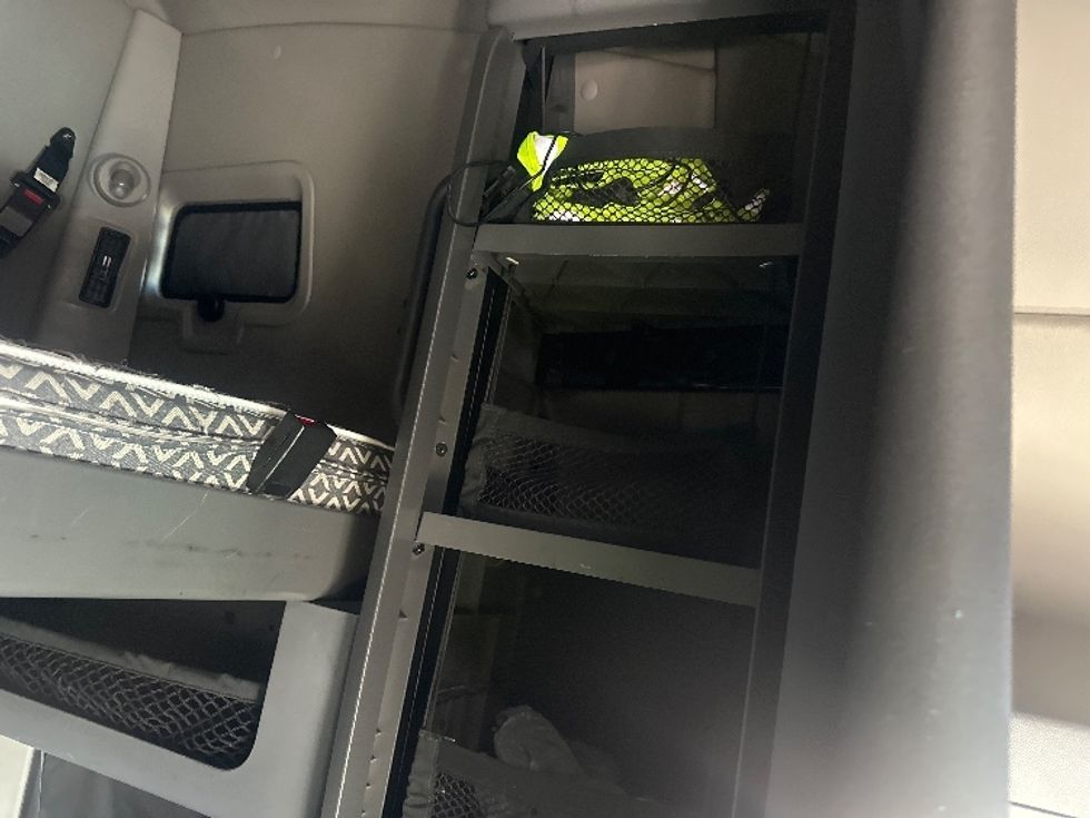 Sleeper Tractor-Heavy Duty Tractors-International-2023-LT625-Sparks-NV-526,311\n\t\tmiles-$ 62,250 - Image 19